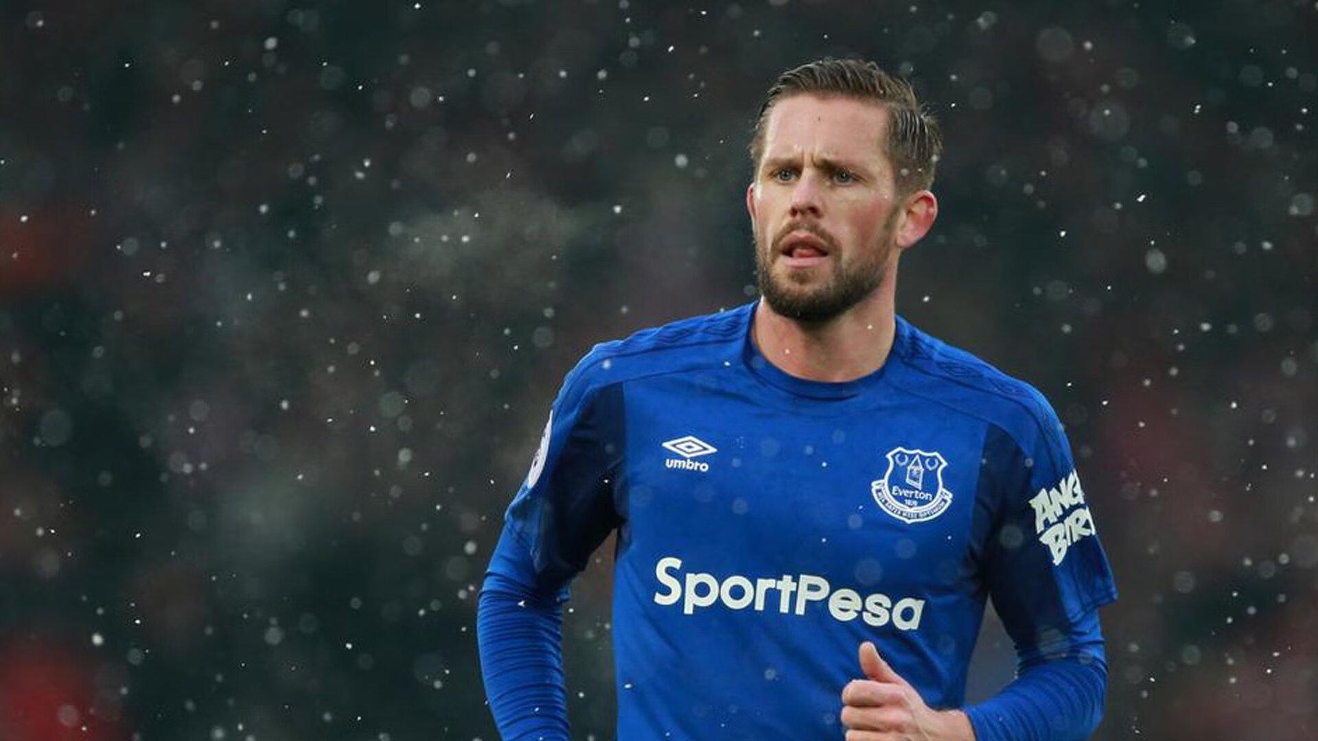 西甲争冠风云，塞维利亚意外掉队，巴塞罗那紧急动员，决战序幕拉开！