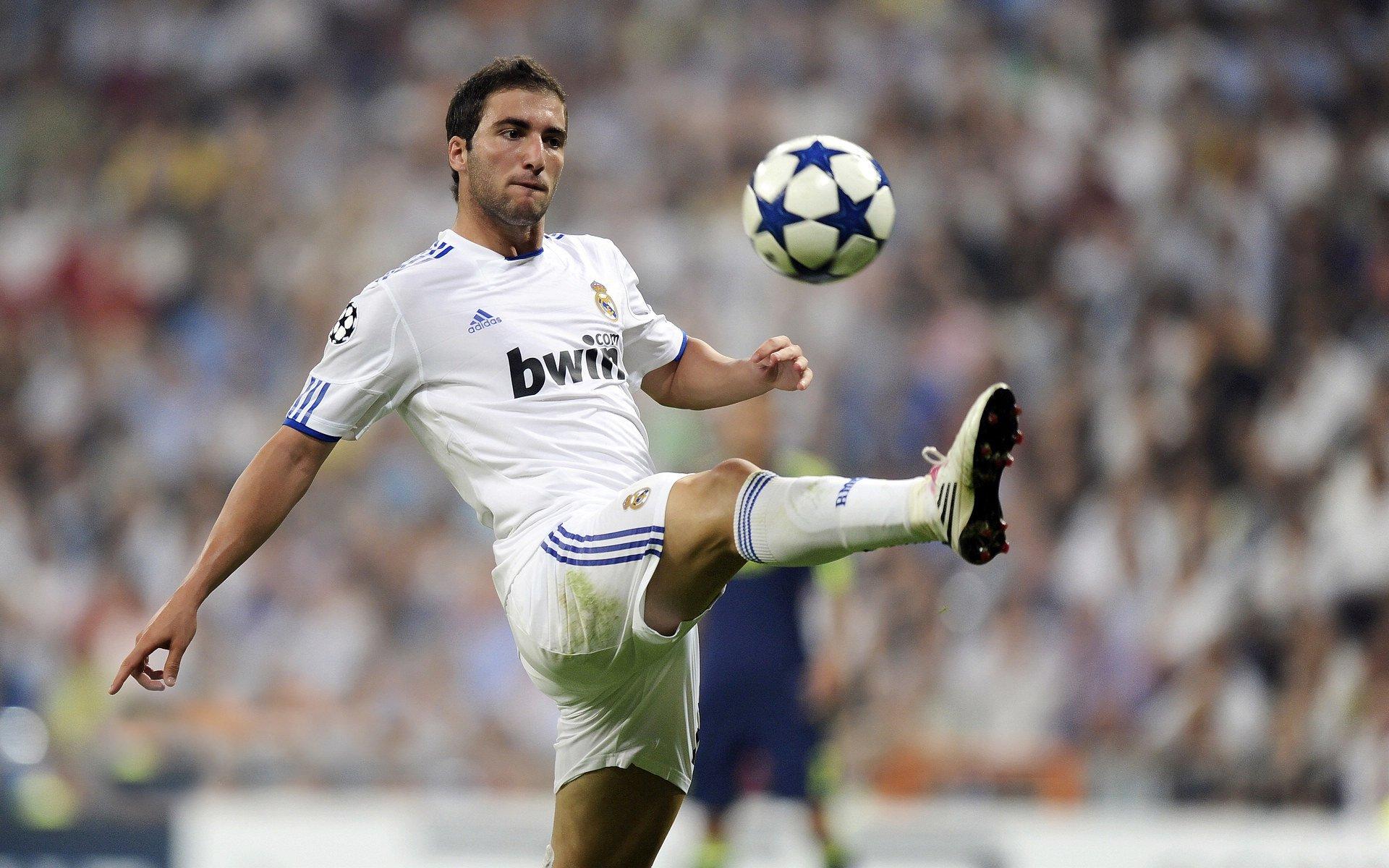 德甲新赛季赛程揭晓，拜仁慕尼黑揭幕战硬撼门兴，倒数第四轮上演国家德比决战多特蒙德